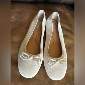 Born slip on flats cream color suede